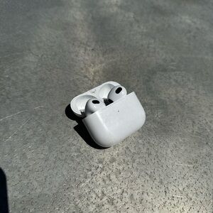 Apple AirPods